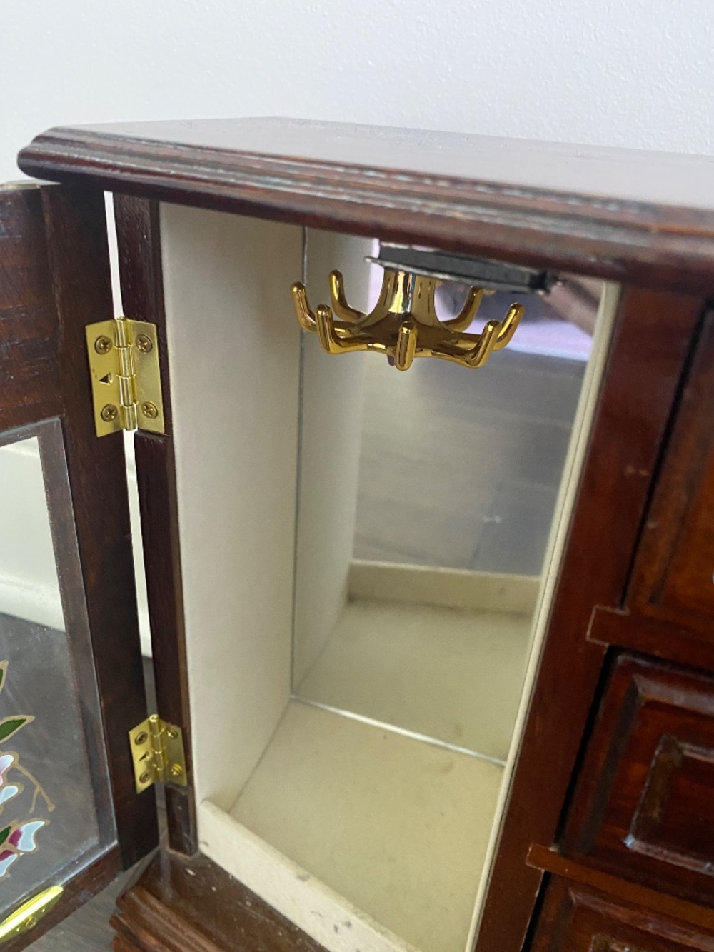 Beautiful Jewelry Box - Picture 3 of 4